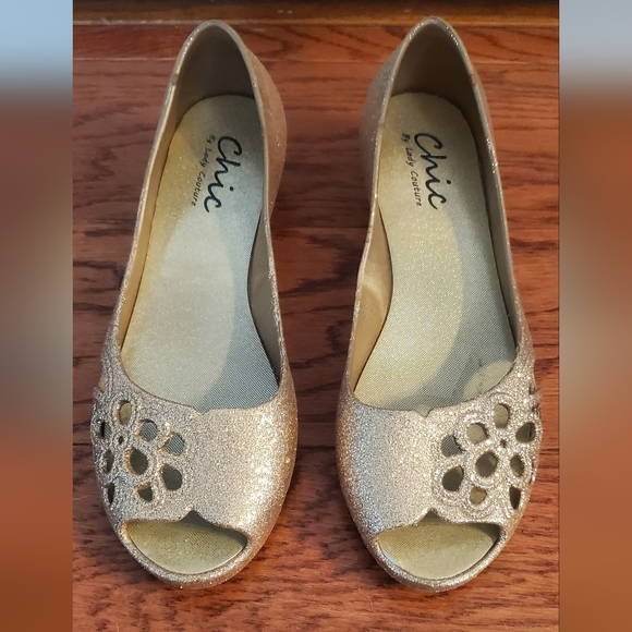 Chic by Lady Couture gold peep toe wedges - Picture 3 of 11